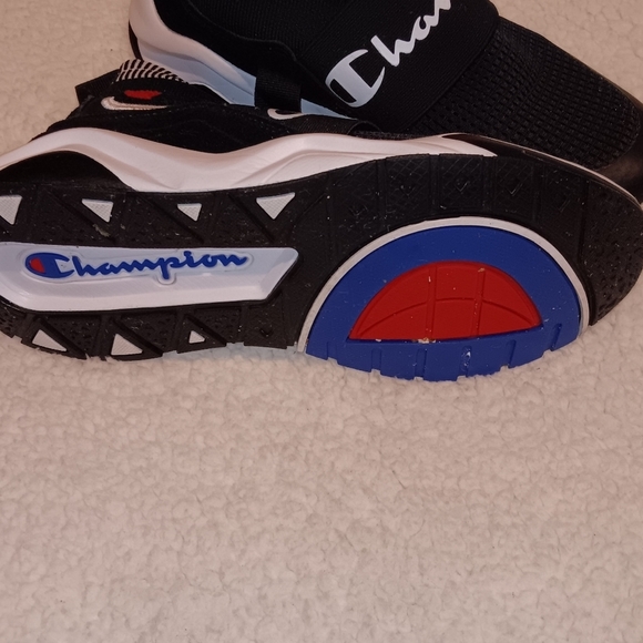 Champion "Rally Pro" slip on sneakers with elastic Champion logo. - Picture 2 of 8